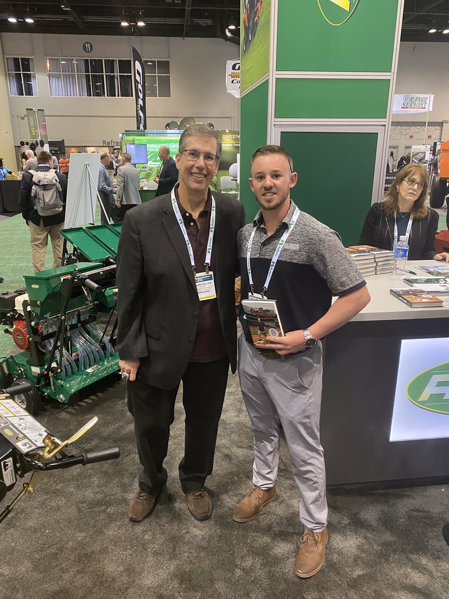 CobyTurfgrass's tweet photo. SUNY Cobleskill turf students at the 2020 @GCSAA_GIS  ⛳️⛳️⛳️ https://t.co/B5QO0LC6AM
