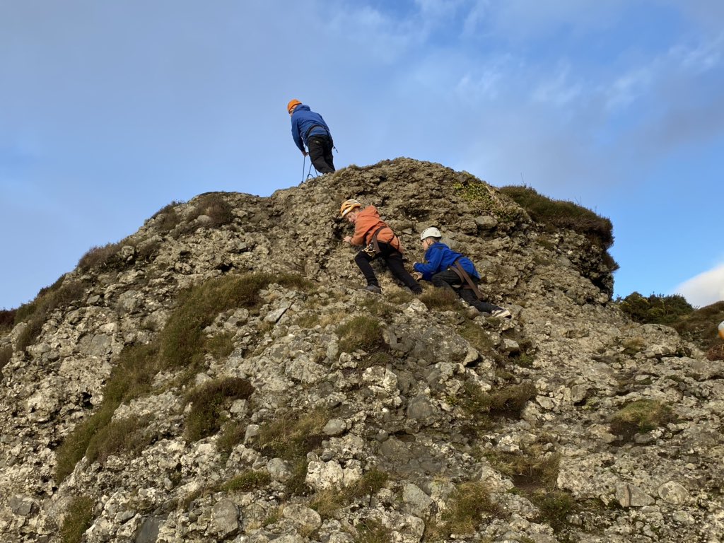 CarbrainPrimary's tweet photo. Some afternoon climbing at Ganavan for Kilbowie Day 2! ππ§ββοΈπ§#rainbow #sunset #zigzagcliff #lotsofropes #notimefornapping https://t.co/sD2MZvwX52