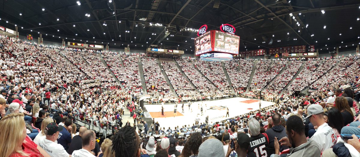 ralsmack's tweet image. Greatest sporting event that I&apos;ve witnessed live. #GoAztecs #kawhileonard  #AztecsMBB