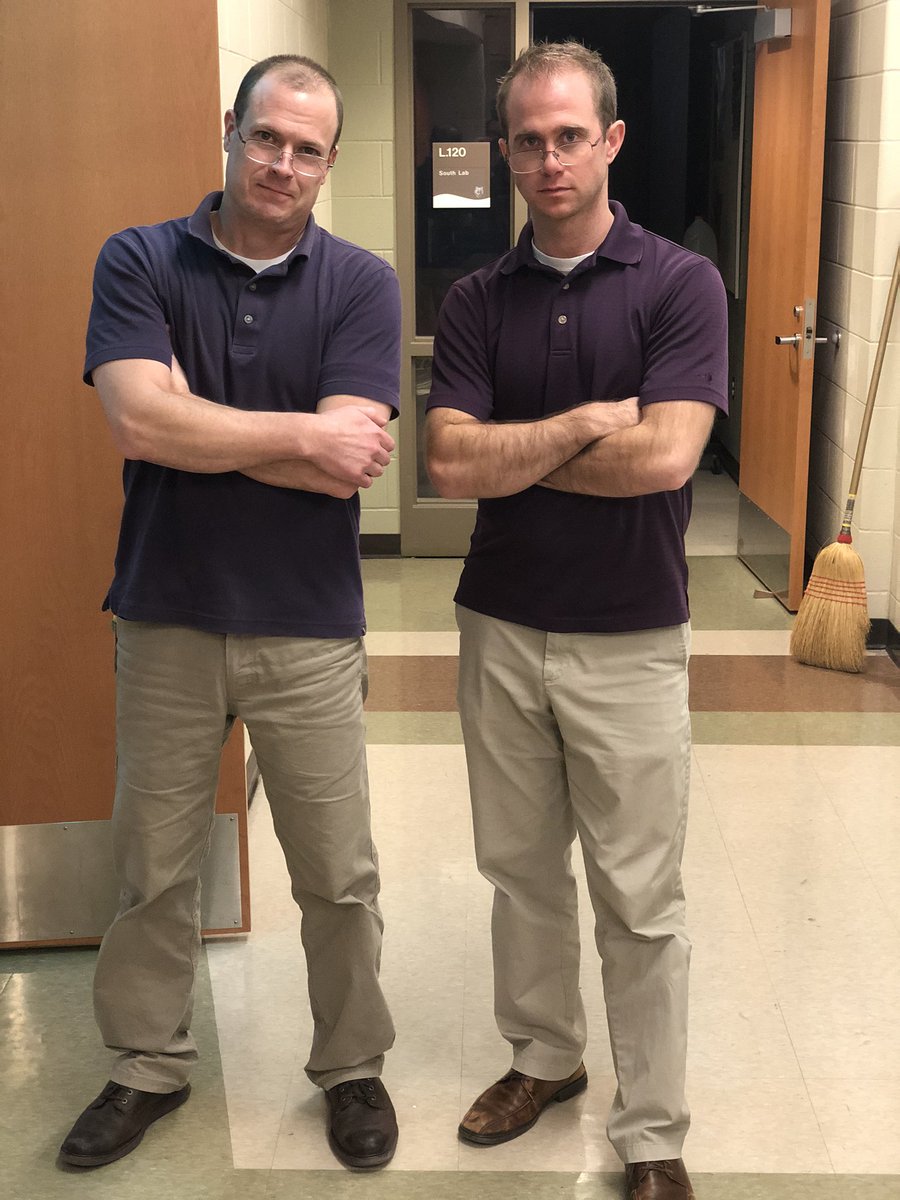 MrJOlsen's tweet photo. Is this me standing with future self? I sure hope I can be half as good as this guy eventually! #PNwinterfest #TwinDay #HuskiePRIDE https://t.co/CWbe12NFNl