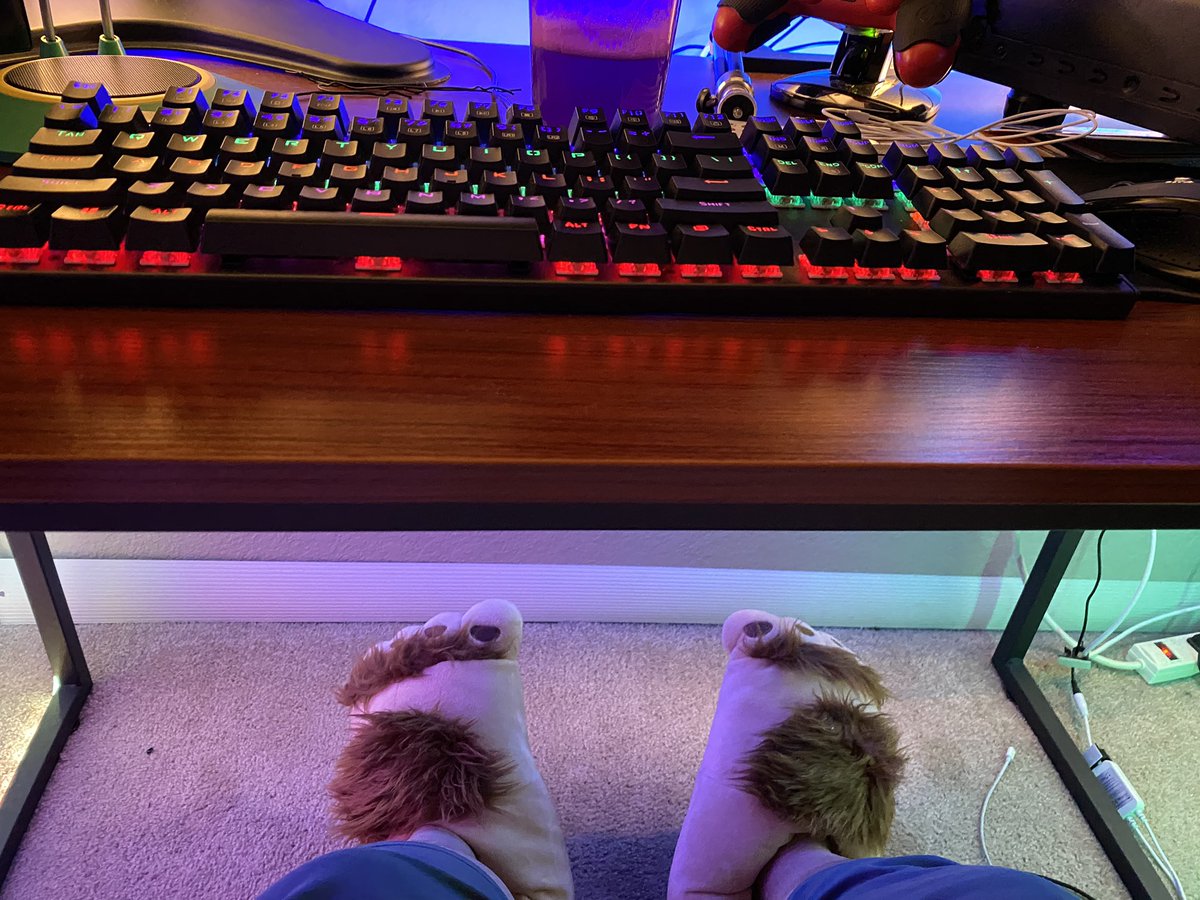 BigKennyGaming's tweet photo. How do you game?
#howdoyougame #bigfoot #gaming #streamer #streaming #callofduty #callofdutymodernwarfare #ps4 #xboxone #pc #pcgaming #twitch #twitchstreamer #mixer #mixerstreamer #mixerstreamersunite #facebook #facebookgaming #funnymemes #comfortableinmyskin #comfortablefashion https://t.co/RWFrHPb6t2