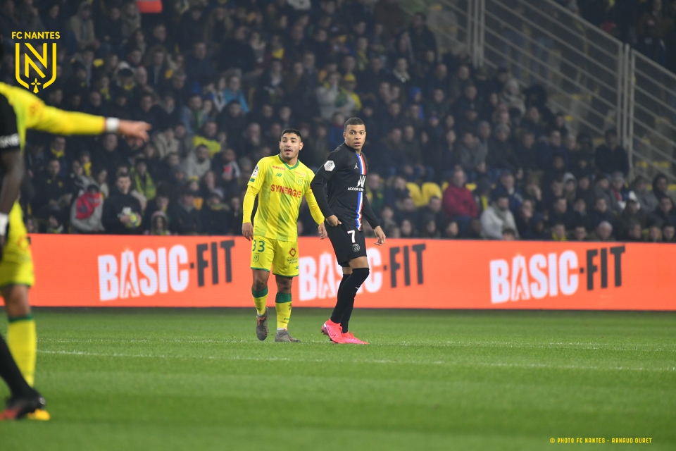 FCNantes's tweet photo. 🔛 10'⏱I #FCNPSG 

Les premières images de la rencontre 📸 

0⃣-0⃣ https://t.co/H07kfPcD1l