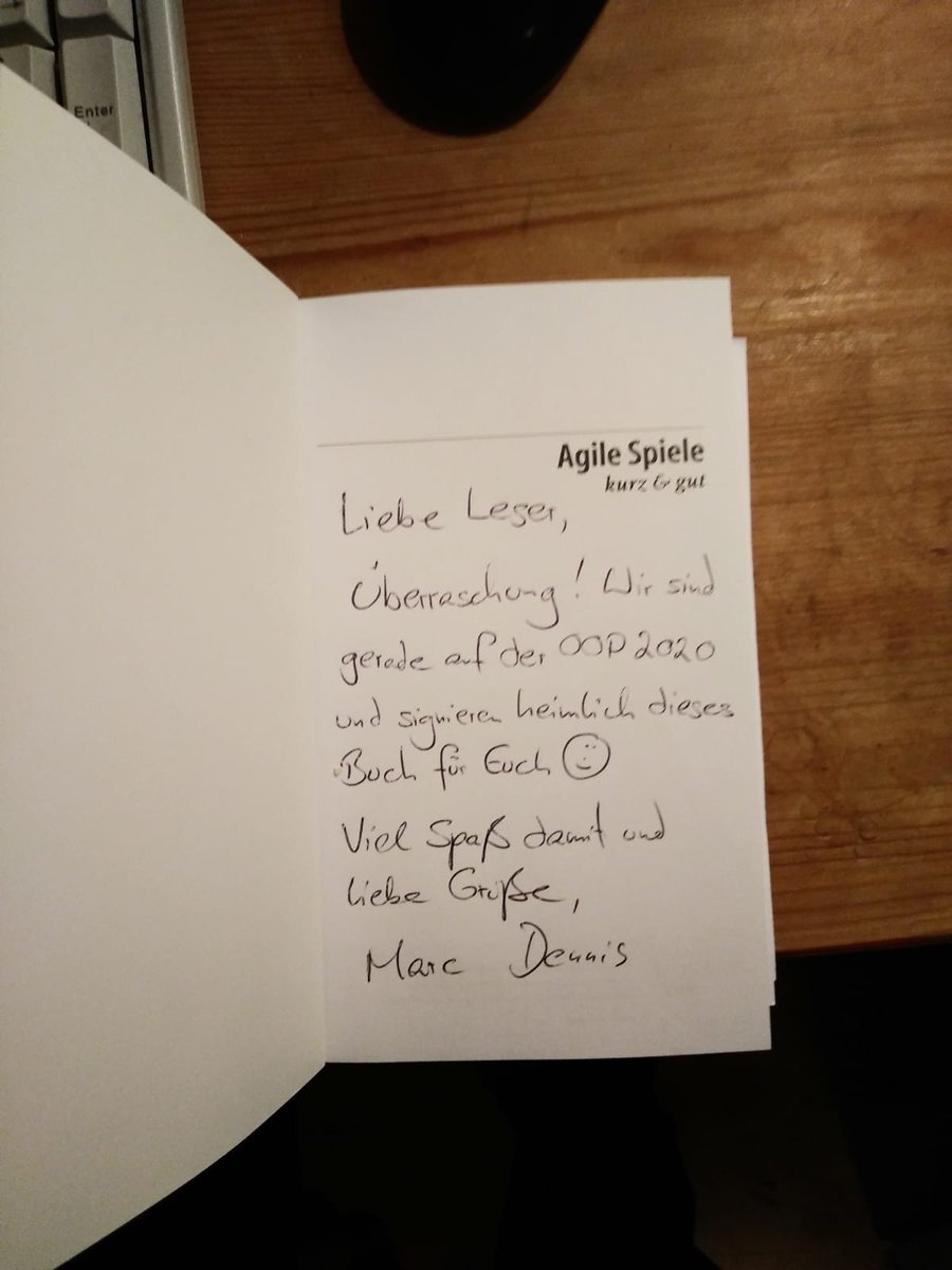 bene331's tweet photo. "Agile Spiele – kurz & gut" - doch noch ein Exemplar erwischt. Sogar mit Signatur - 😉. Ob deine "alten" Kollegen bei PT das auch entdecken? @wagnerdennis #OOP2020 https://t.co/BS0bkze3uH