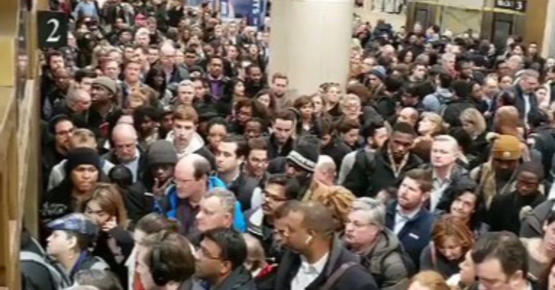 NJ Transit back on track after Monday night commuting nightmare at Penn Station ow.ly/ZtW450ydxyE
