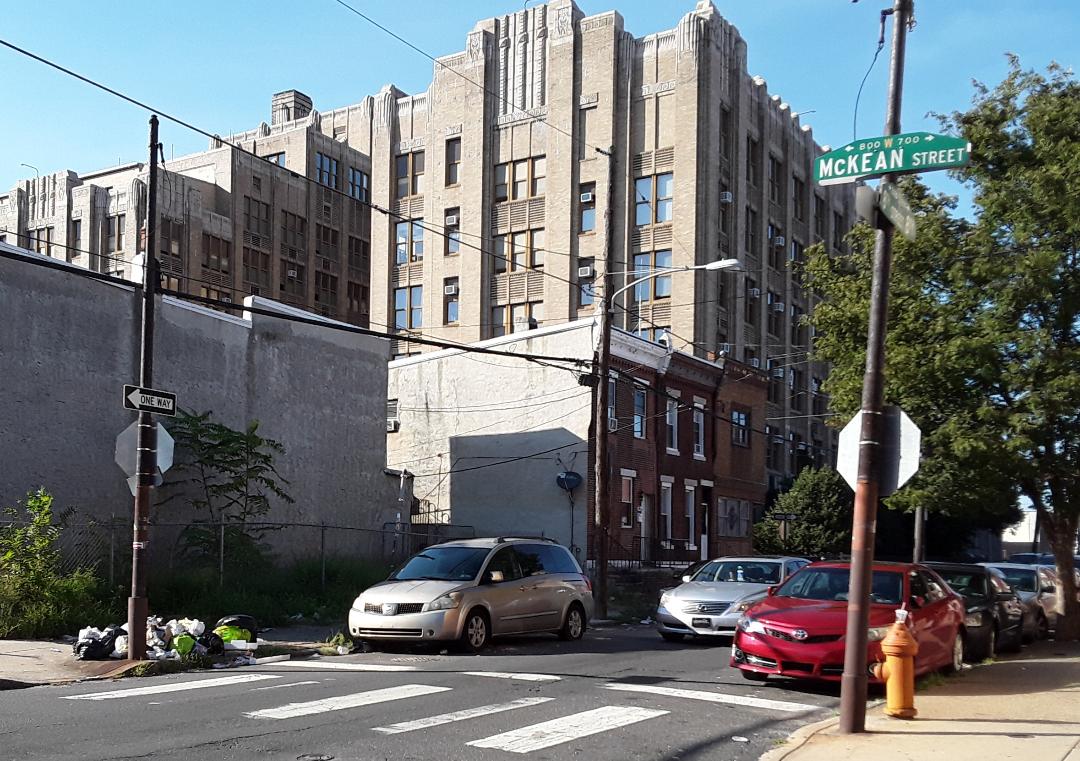 No sooner does Squilla's ofc get Streets to picj this up, but its piled high again