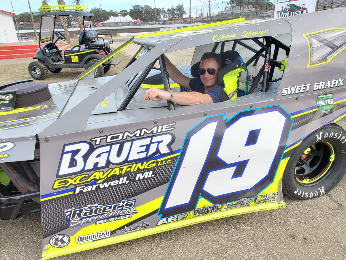 DIRTcarRacing's tweet photo. Less than 72 hours ago, @Team19Racing was racing at the #SooI500 in @VisitTheSault 

Starting today 3x @MerrittSpeedMI Track Champion, Chad Bauer will make his @DIRTcarNats debut in the @DIRTcar_Racing UMP Modifieds https://t.co/IuiOswLOdL
