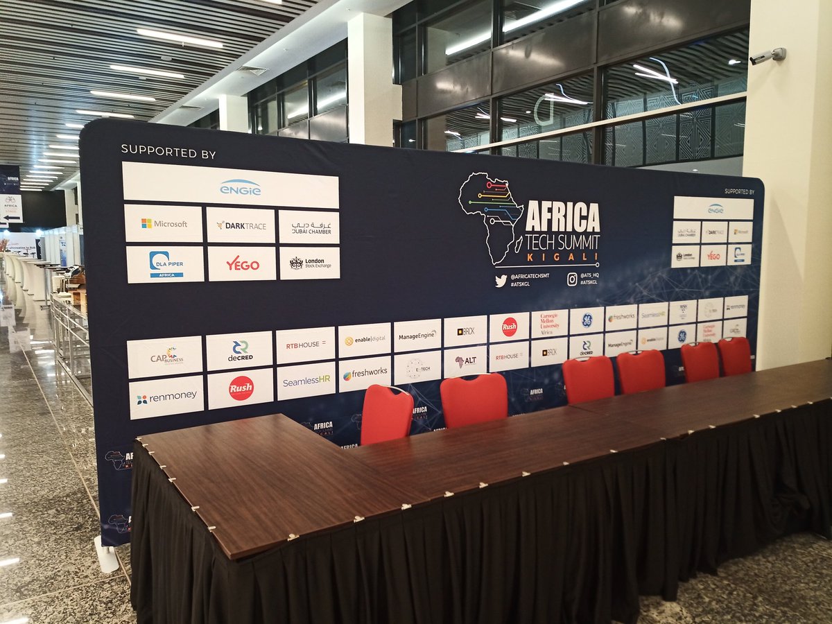 AkinSawyerr's tweet photo. Great to be in #kigali representing @decredproject at @AfricaTechSMT https://t.co/Ay6zDzdnWS