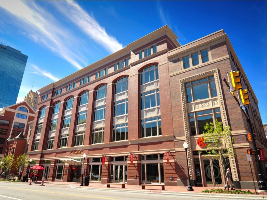 AECdaily's tweet image. Glass fiber reinforced concrete opens up a wide range of design possibilities for both new builds and building revitalization. Learn how by taking this free @Adv_Arch_Stone course: aecdai.ly/aas01a #ArchitecturalStone #Architecture #Architects #buildingproduct