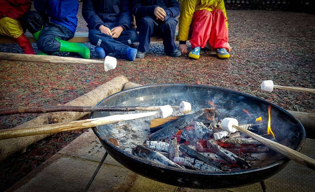 SGForestSchool's tweet image. The Reception children at Christ Church Clifton Primary School have been reading the Gruffalo in class.  Today we went into school to explore the story some more. We learnt lots about the animals and their habitats;  Of course there was time for fire and sweet treats!