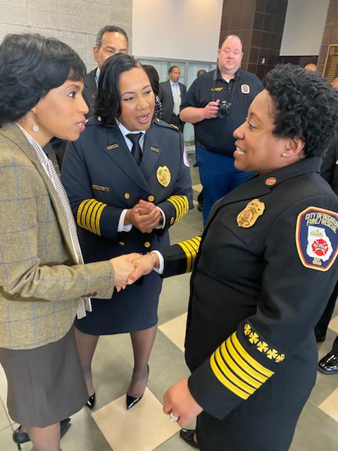 Congratulations to Fire Chief Tiffany Green, who was officially sworn into office today as the first female Fire Chief for Prince George’s County! Chief Green is a native Prince Georgian who has spent her entire two-decade career in our Fire/EMS Department. #PrinceGeorgesProud