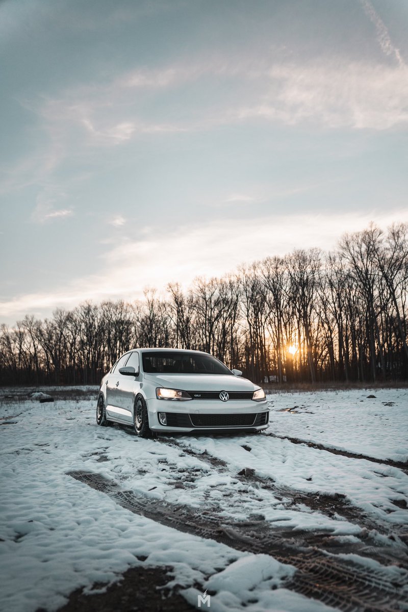_moth_tv's tweet photo. I don’t post much but here’s my last shoot. #vw #lifeonair #bagriders https://t.co/7Za7AKnTZ5