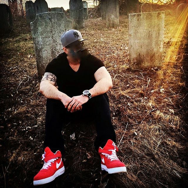 CemeteryHigh's tweet photo. We’re waiting for you. ❤️ #cemeteryhigh #rap #hiphop #underground #wickedshit #undergroundrap #new #music #cemetery https://t.co/4e3fTZlkKo https://t.co/GlvFn7TTaW