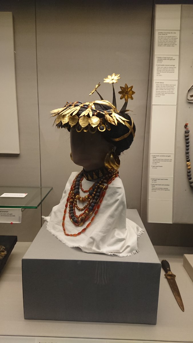 Doriroga's tweet photo. The British Museum Fashion - Moda y Belleza #moda #belleza #BrithishMuseum #bloggers #bloggerbeauty #Adoronews @Nutriguia
https://t.co/j7blejaXGP https://t.co/CQYj3GnkBM