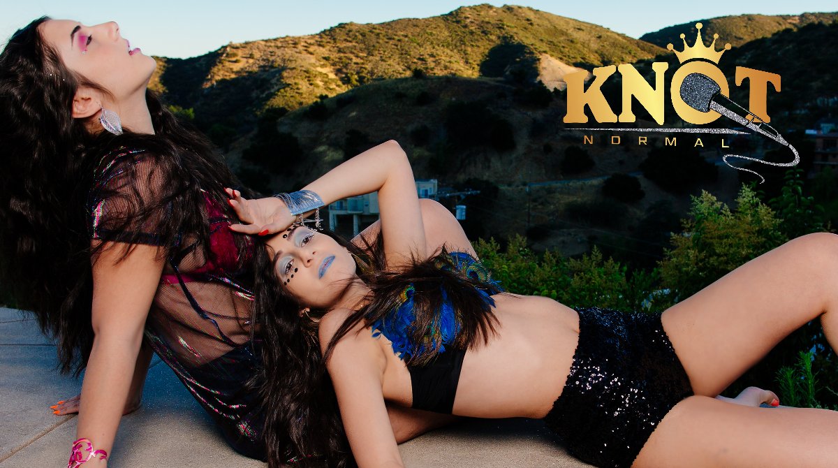 Knotnormaltv's tweet photo. Episode 4 tonight at 7pm EST on IGTV @farrahmechael!!
https://t.co/Y03pS4aYg7 https://t.co/8QTJ0m1pXv