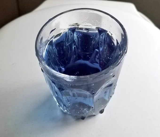 バタフライピーティーの紙パックなるものを手に入れてしまった…手軽に青いお茶が飲める… 