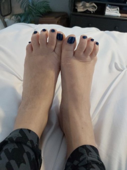 Feet! I love feet.  #footfetish #feet #ilovefeet #toes #stinkyfeet #porn #followme #illfollowback https://t<a href="/tag/footfetish"class="tags">#footfetish</a><a href="/tag/feet"class="tags">#feet</a><a href="/tag/ilovefeet"class="tags">#ilovefeet</a><a href="/tag/followme"class="tags"><span>#followme</span></a><a href="/tag/porn"class="tags"><span>#porn</span></a><a href="/tag/toes"class="tags"><span>#toes</span></a><a href="/tag/stinkyfeet"class="tags"><span>#stinkyfeet</span></a><a href="/tag/illfollowb"class="tags"><span>#illfollowb</span></a>