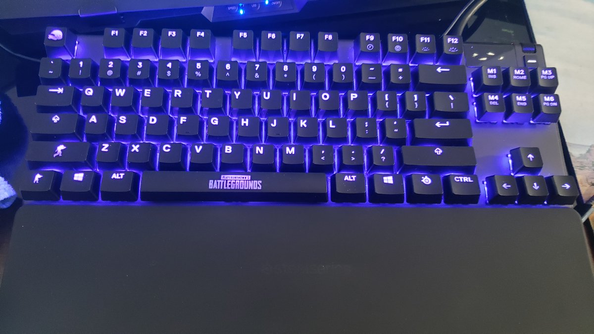 Featured image of post Apex Pro Tkl Gifs With tenor maker of gif keyboard add popular apex legends animated gifs to your conversations