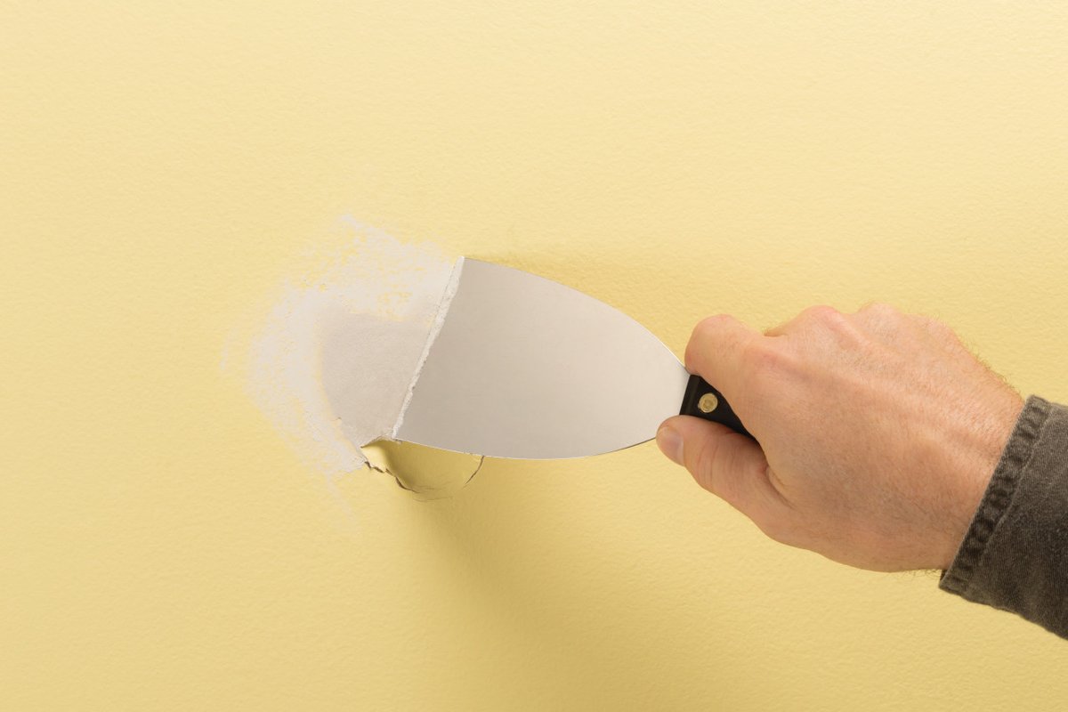 DAPproducts's tweet photo. Paint Tip #1: The walls of your home take a lot of abuse, from chairs hitting the walls to nail holes and nail pops that appear over time. To restore your walls, fill in those dents, holes and cracks before you repaint with #AlexPlus Spackling. #DAPTipTuesday #DAPTips https://t.co/j16vBl8MhD