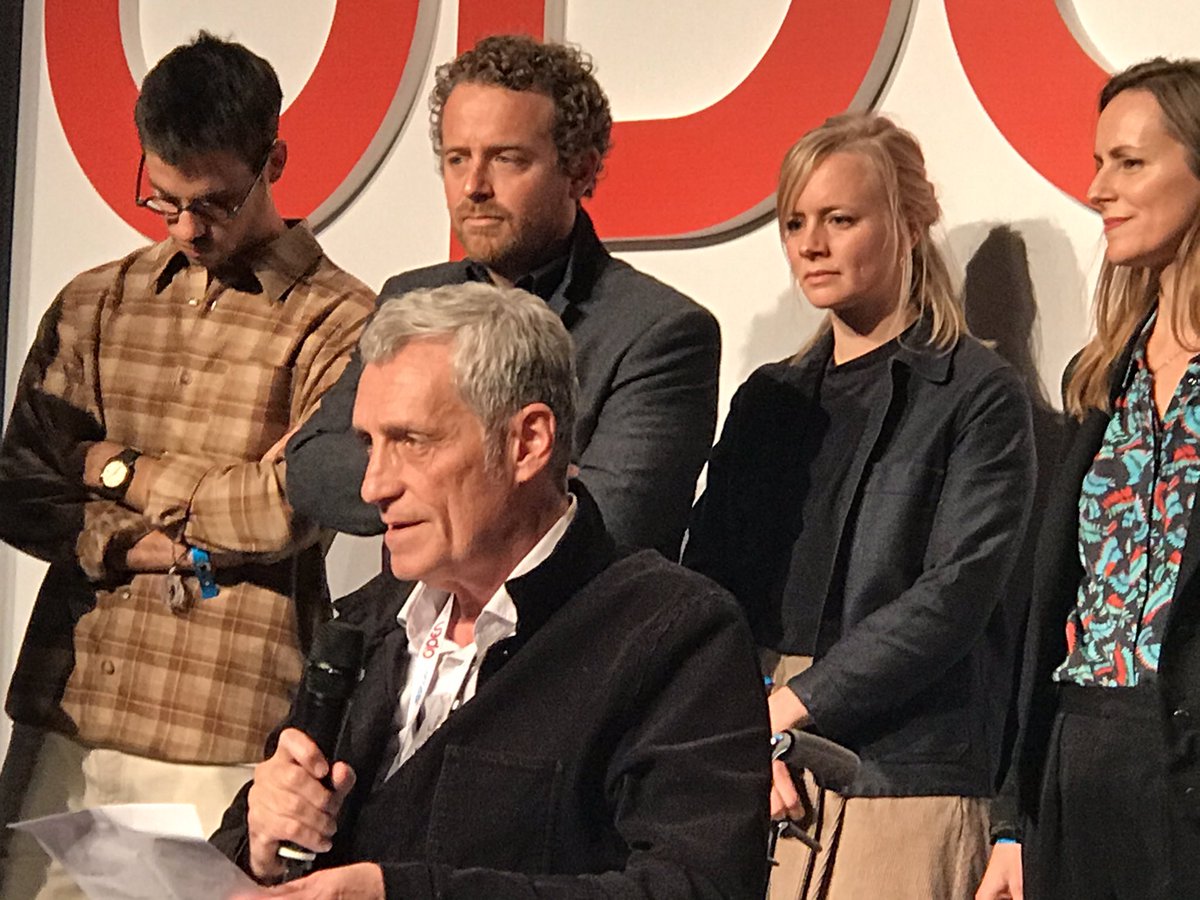 chantal_marion's tweet photo. La famille du #TCLaJalade autour de @Saurel_P pour remettre à titre posthume la médaille de @montpellier_ à #DanielMarc « professeur gentleman » qui nous a quitté trop tôt. Ses enfants tous présents ont reçu l’hommage destiné à leur père. #OpenSuddeFrance #Montpellier3m https://t.co/mlxmFIILz4