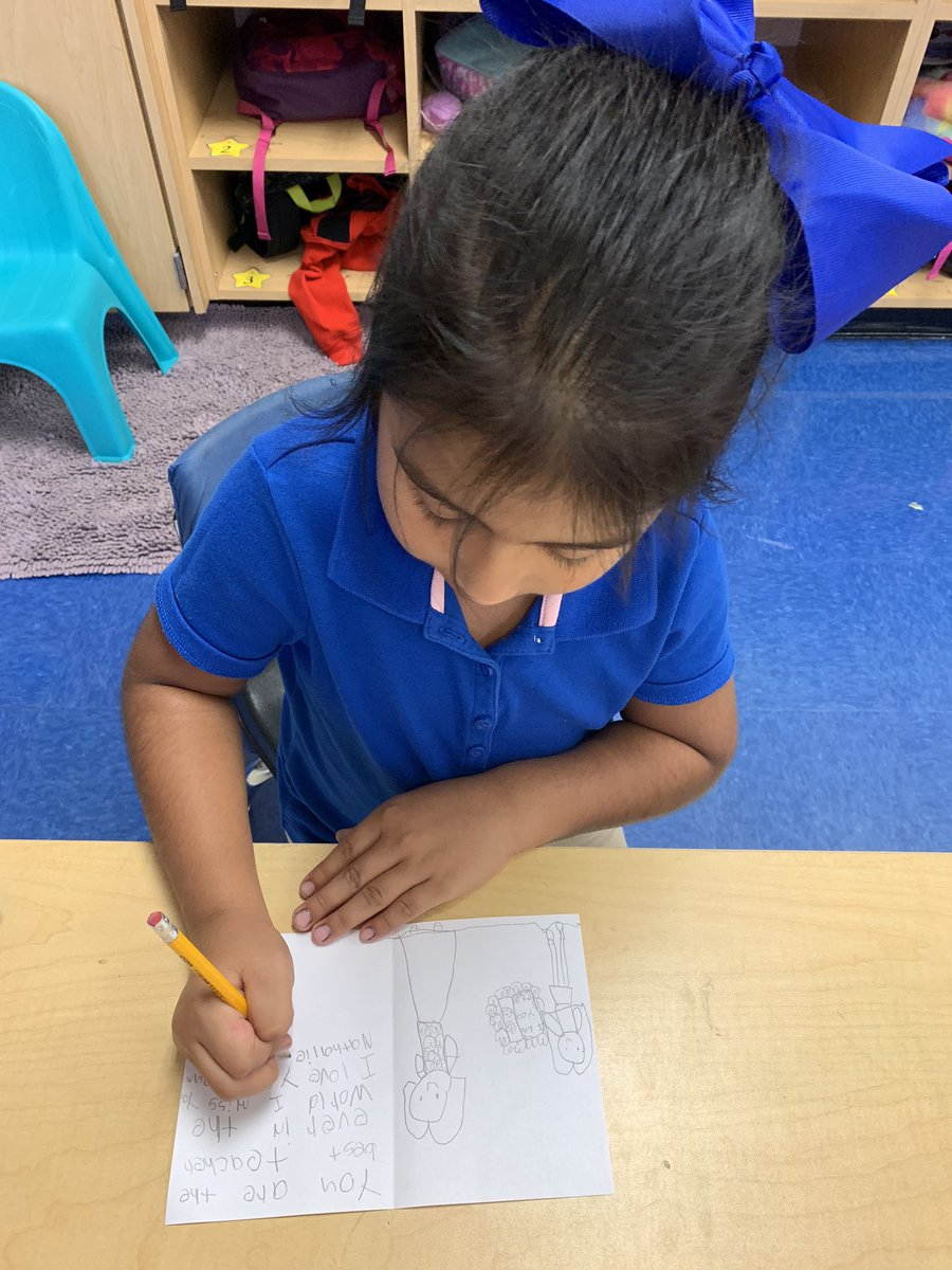 MsGsCuties's tweet photo. Kindness Challenge accepted! @KatieCarney317 these sweet babes were all smiles to give a nice note to another teacher💛 @MDE_Stars #KindnessMatters https://t.co/bVCzoazum2