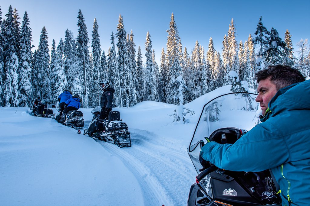 VetRun180's tweet photo. SKIDOO LIFE // An epic day for our vets! We travelled 100km from Raftlaven to Janasshalmen through the most perfect conditions and stunning scenery. πΈ Perfectly captured as always by @simongreenphotos .
.
#skidoolife #adventuretherapy #injuredveterans #veteranscharity #vetrun180 https://t.co/EhELUUQDWj
