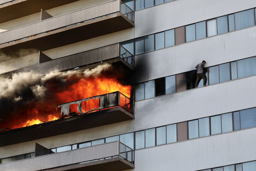NFPAGregH's tweet photo. Lack of #sprinklers contribute to deadly L.A. high-rise apt bldg fire last week - here's what @NFPA codes have to say about it #nfpa1 #firecode #nfpa101 #lifesafetycode #homefiredeaths https://t.co/taDvlT3OYn https://t.co/7l39mMN9M8