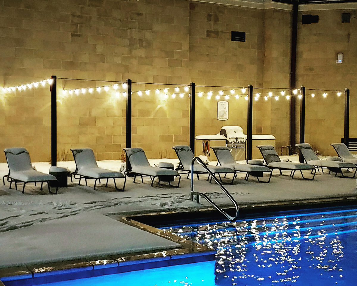 PromontoryKC's tweet image. Pool days never end at Promontory!  ❄️ or 🌞 our heated pool is open year round.

#yearroundpool #nightswimming #apartmentamenities #promontoryapartments #luxurylivingkc #kc #kcapartments #overlandpark