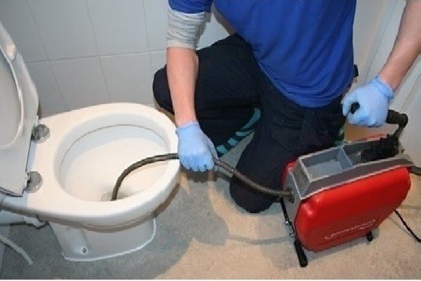 Tıkalı klozet nasıl açılır? gideracmaservisi.com/portfolio/tika… #bursa #osmangazi #nilüfer #görükle #yıldırım #kestel #gürsu #manisadeprem #izmirdeprem #tesisat #klozet #tıkanıklıkaçma