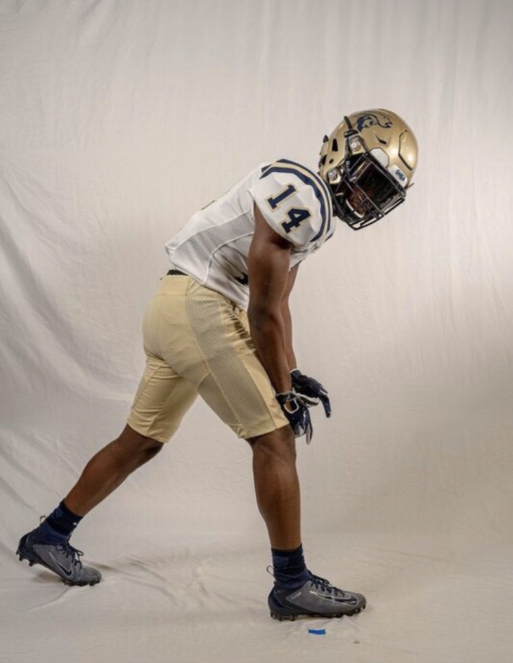 jarellsmith14's tweet photo. Signing Day Tomorrow 🙏🏾🖤 Beyond Blessed #GHEA #GoBucs #BUCV2I0N20 https://t.co/LZEXi3duoF