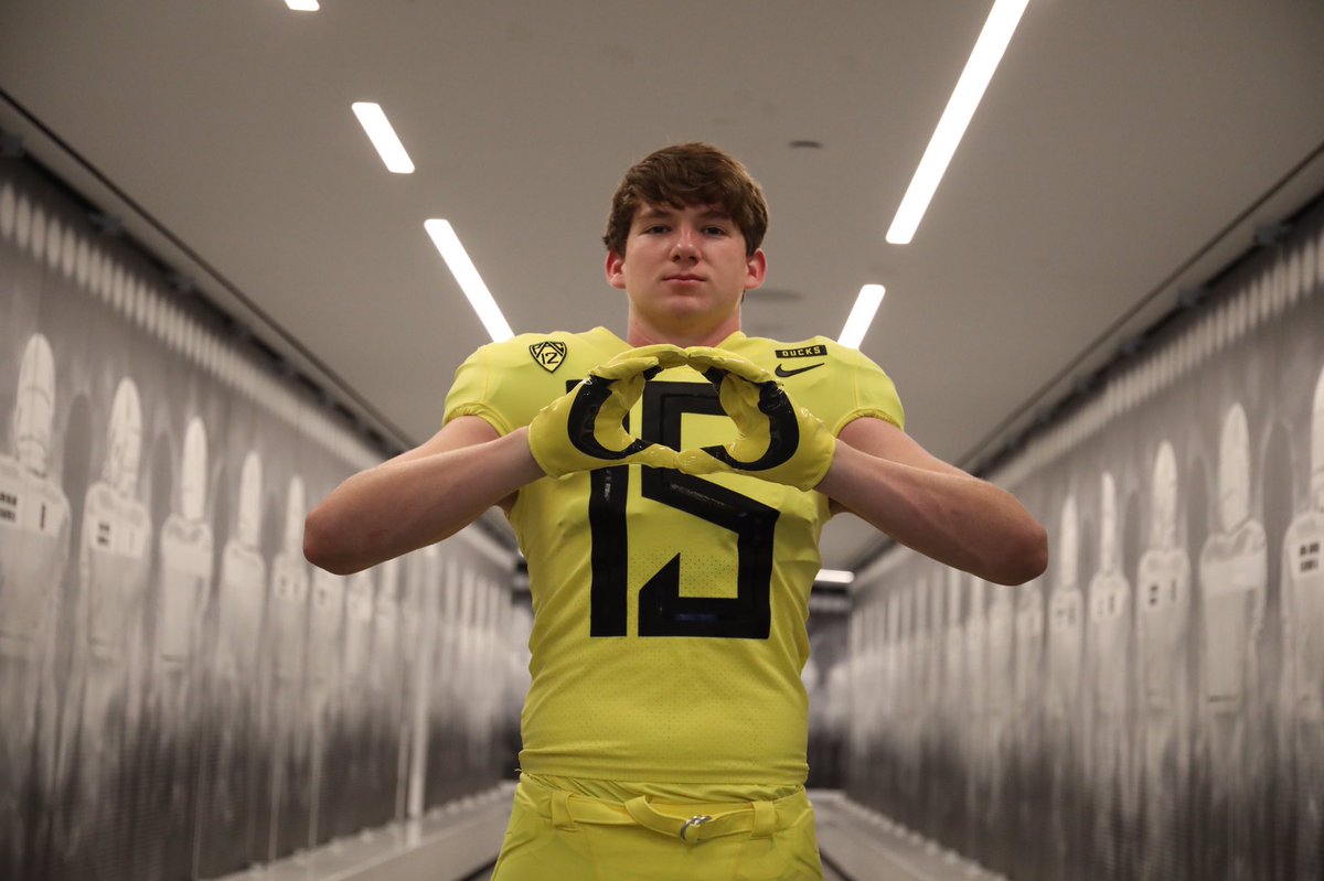 coopershults's tweet photo. I am extremely excited to announce that I have decided to further my academic and football career at the University of Oregon! Thank you to my friends, family, and coaches for helping and supporting me along the way! @CoachYams @CoachArendsUO @CoachGilbertson @CoachBDub #GoDucks https://t.co/ITC6yJDAiR