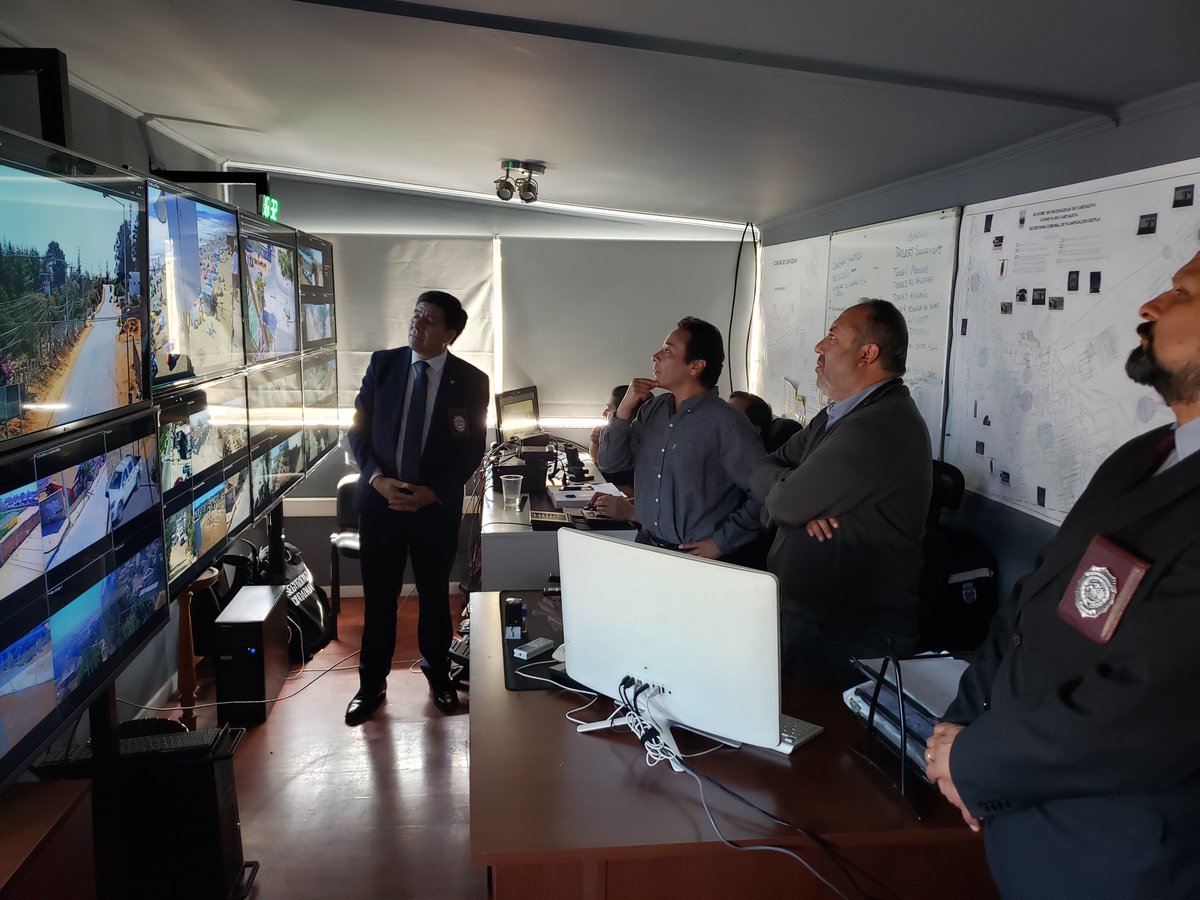 Muni_Cartagena's tweet photo. El nuevo prefecto de la @PDI_CHILE San Antonio, Daniel Moraga Martínez, visitó al alcalde de #Cartagena para conocer la comuna y coordinar el refuerzo de apoyo obtenido tras gestión de los alcaldes con el director nacional de la PDI en enero @rgarcia_alcalde @CartagenaCivil https://t.co/Pw5181fwIS