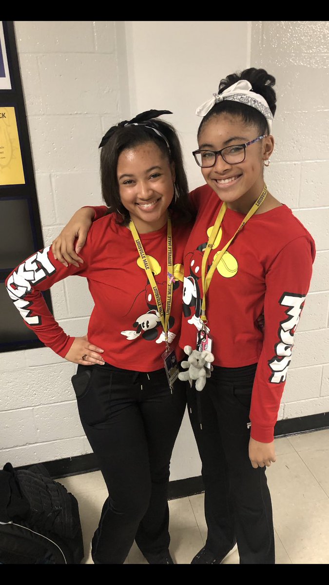 MrCathey21's tweet photo. Twinning today at The H ππΎ
#ForTheH #HomeComingFlow #LaFamilia https://t.co/eQz84LDwmL