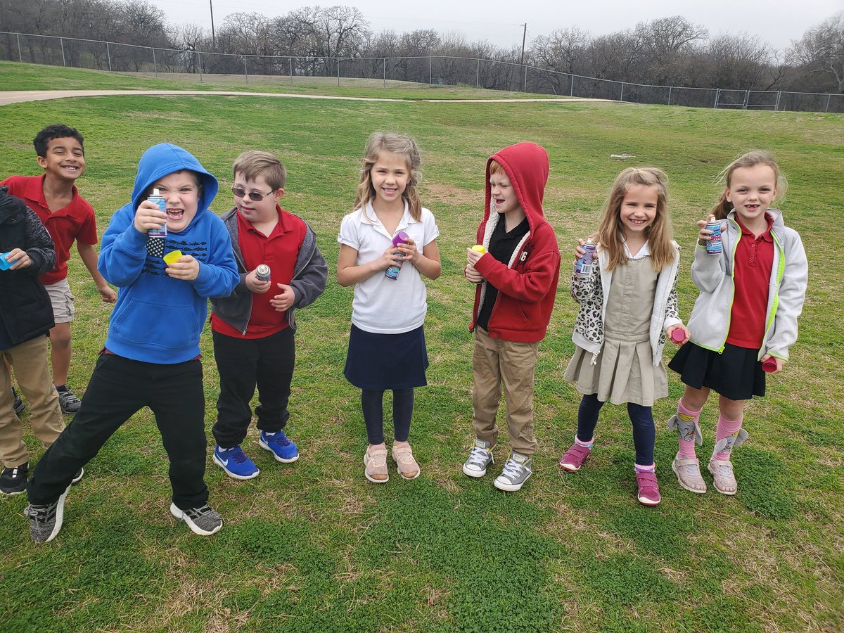 MrsEverett1st's tweet photo. The kids had so much fun getting to silly string the Boosterthon team today! Thank you so much parents for helping the kids earn this ❤️ check Dojo for tonight's new challenge! #STEAMatstribling https://t.co/o1HbA53ObV