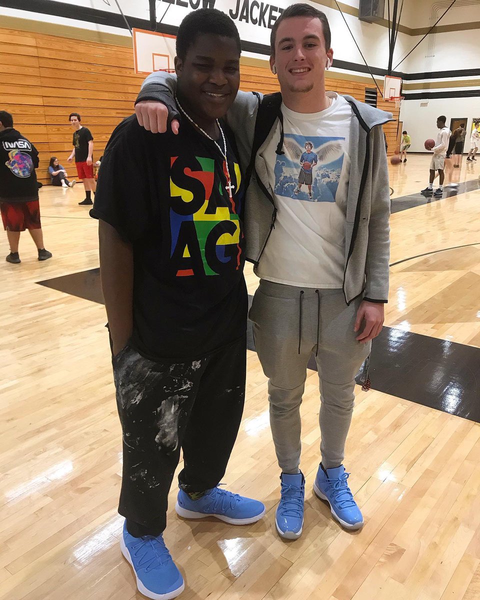 Want someone to make an impact for your team on &amp; OFF the field? 2021 WR Miller DeArmond was our Offensive MVP, 1st junior named a Permanent Captain &amp; does this off the field without even telling his parents. <a href="/miller_dearmond/">6</a> is different #GreerFootball #RecruitGreer <a href="/MaxPreps/">MaxPreps</a>