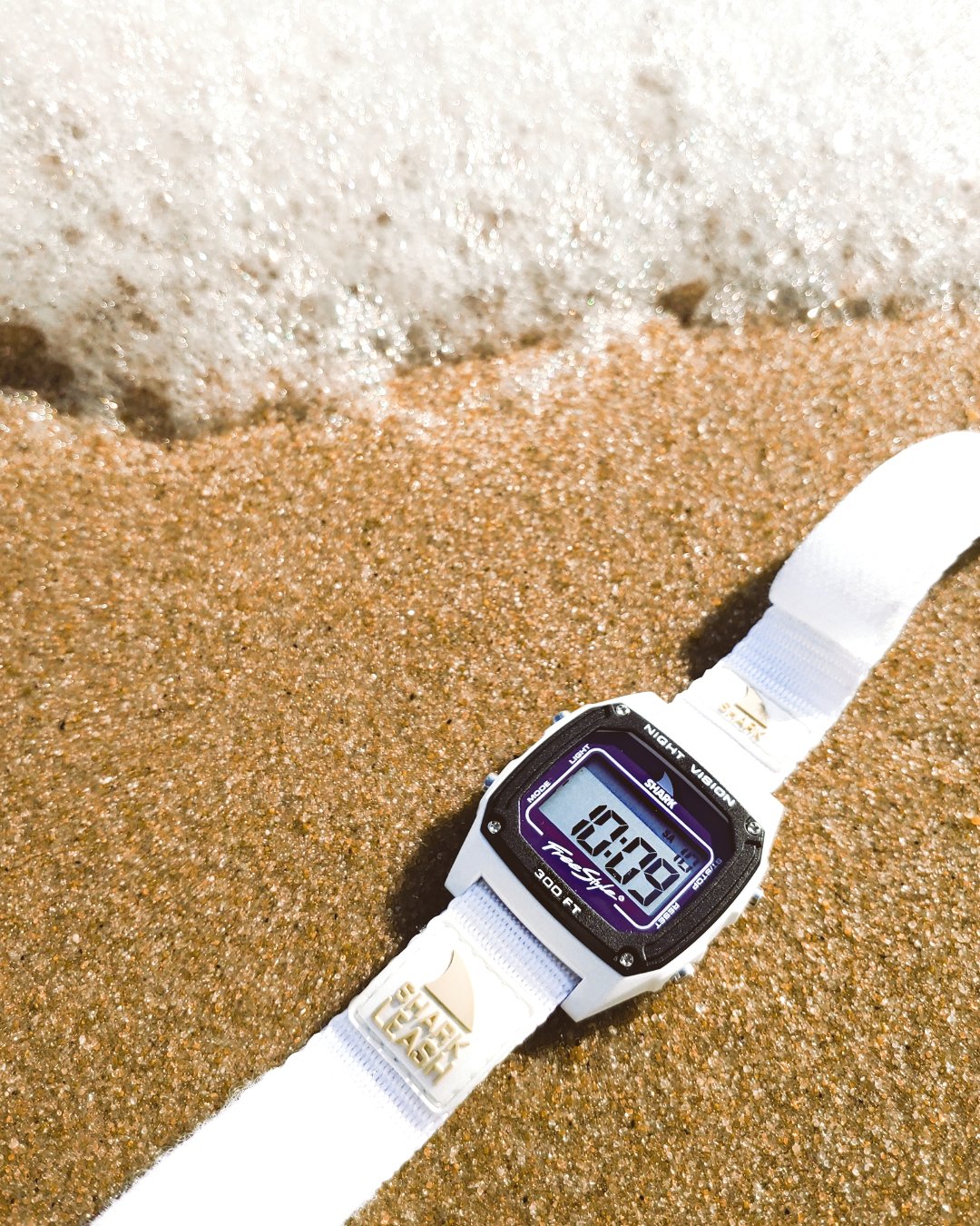 Shark classic hotsell leash watch