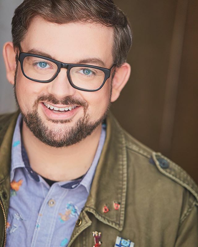 thomaspclune's tweet photo. Meet our chief of medicine for Code Grey tonight @jpar0. Justin Parlette is a comedic actor, writer, director, producer, and nap enthusiast. He is a graduate of The University of Kansas, The Second City Conservatory, iO's Improvisation/Writing/Directing … https://t.co/WCeDzlJFRe https://t.co/1ZbBaVu9eX