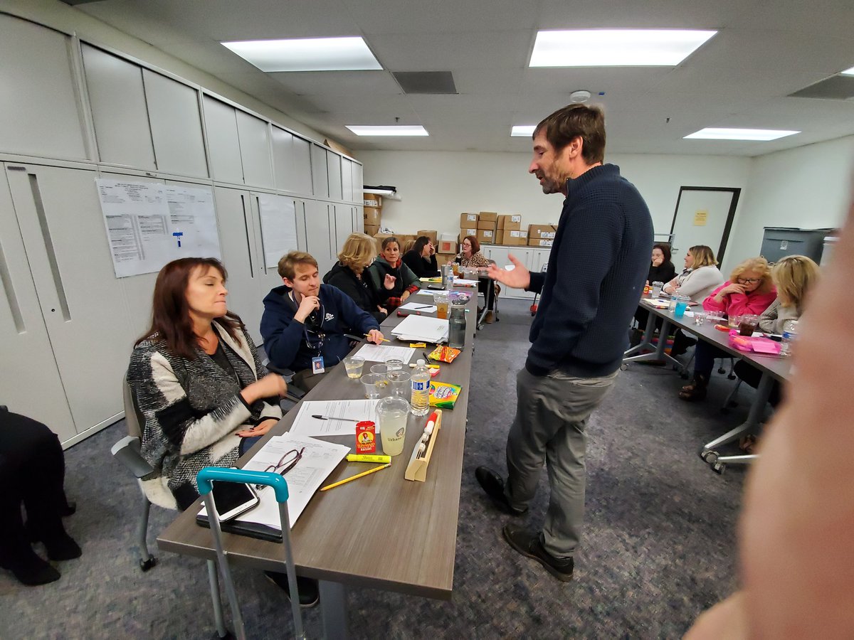 AyeLilLass's tweet photo. More TK PLC work at #simischools! Science with @JCarter_mars and intro to the Elementary counselors! https://t.co/ZuWfmDsTaK