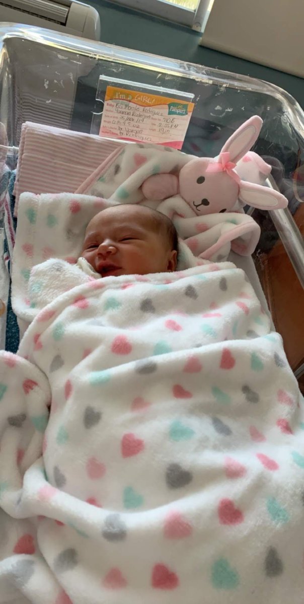 yarmarii130's tweet photo. being pregnant and having a baby at 19 is definitely not easy but wow I can’t imagine life without my little girl. two months old already &amp; I need time to slow down 🥺 https://t.co/niJ4SKtDlS