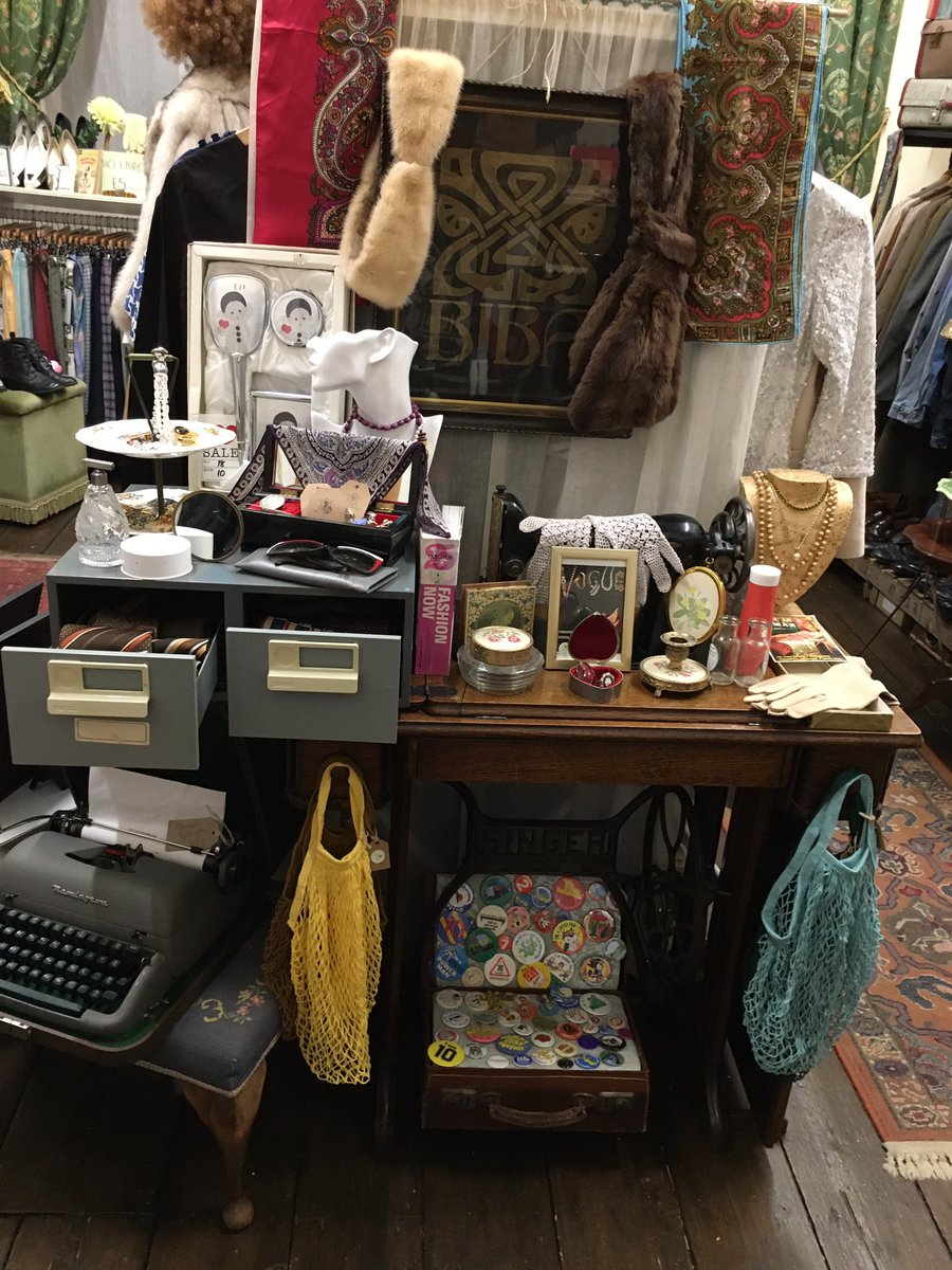 myvintagebeau's tweet photo. Youโll not just find us at #vintagefairs around the UK but @SpaceHarrogate @VintageBoutiqUK & at our #vintageshop #vintagestudio in #littlegermany #bradford visit us on one of our #opendays or call/DM for a #privateappointment #vintagebusiness #stylist #costume https://t.co/4bHATgddAD
