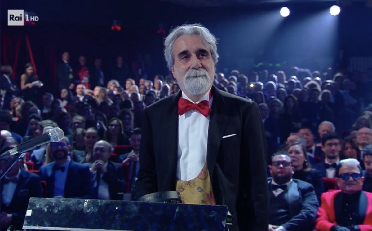 Ma che ce ne facciamo di Katy Perry e di John Legend quando noi abbiamo Beppe Vessicchio? ❤️ #Sanremo2020