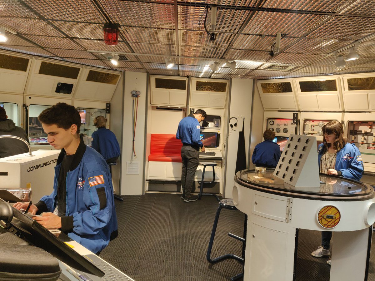 AnanyaRabeyaDTS's tweet photo. We are studying the Mathematics of Aviation. #CityAsLab at the Aerospace Education Center at @museumofflight as the Mars Transport Vehicle (MTV) Crew on a space mission that use hands-on, inquiry-based challenges. #Teamwork #ProblemSolving #CriticalThinking.#STEM @DTSchoolSeattle https://t.co/9T0w8qQexh