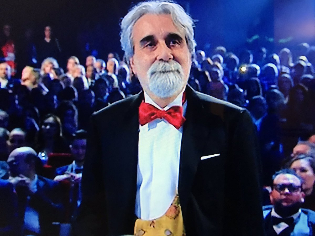 FrankPiantanida's tweet photo. Ritorno #Vessicchio a #Sanremo70 > ritorno Jordan ai Bulls nel ‘95 https://t.co/9n0Diewq9M