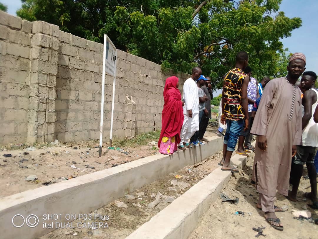 JanetAdama's tweet photo. @CRbuildpeace in partnership with  @h_interactive1 facilitate Youth Peace Platforms build community toilets and drainage systems to help improve environmental sanitation as part of giving back to their communities. Thank you @GermanyDiplo https://t.co/1oFX7frNwm