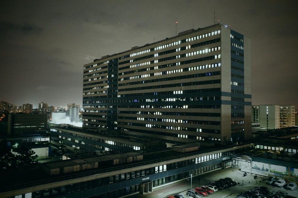 maxgau1's tweet image. Après Caen, Mondor lance son appel à l’aide. 

C’est fort comme image et c’est bien triste. 

Soutien à tous ceux qui se mobilisent pour défendre l’hôpital public 🖐🏻