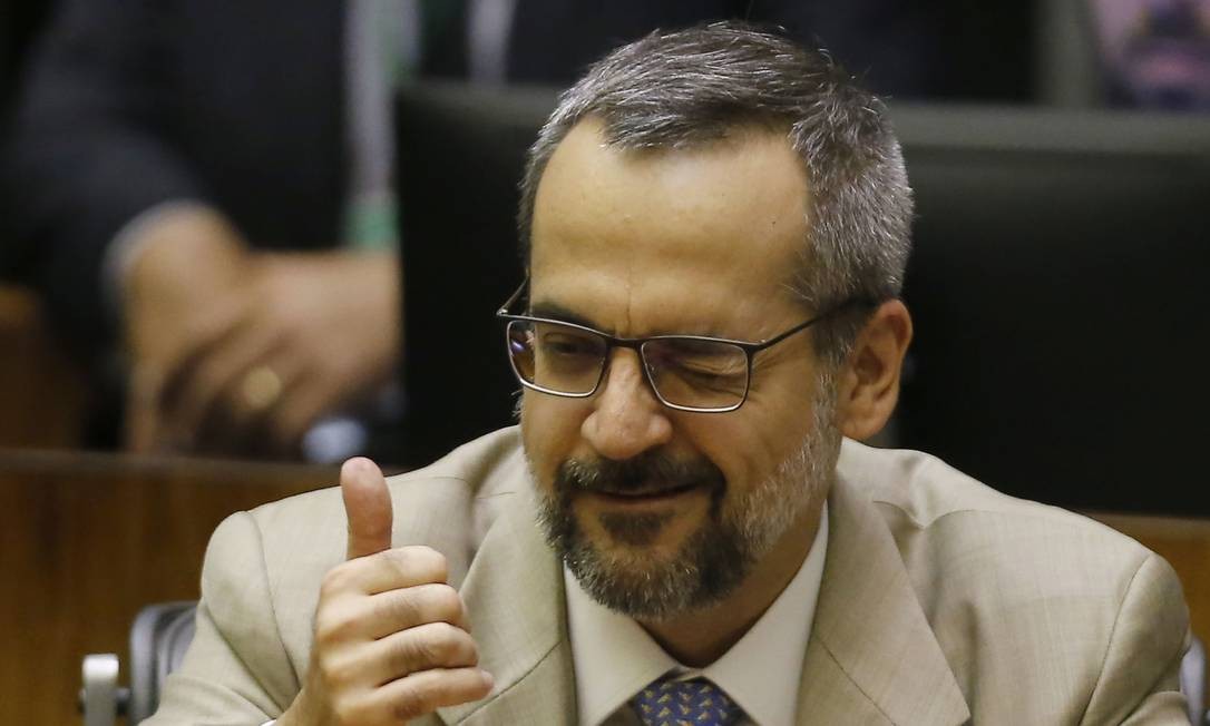 JornalOGlobo's tweet image. Senadores querem ouvir Weintraub sobre problemas no Enem glo.bo/31skW8o