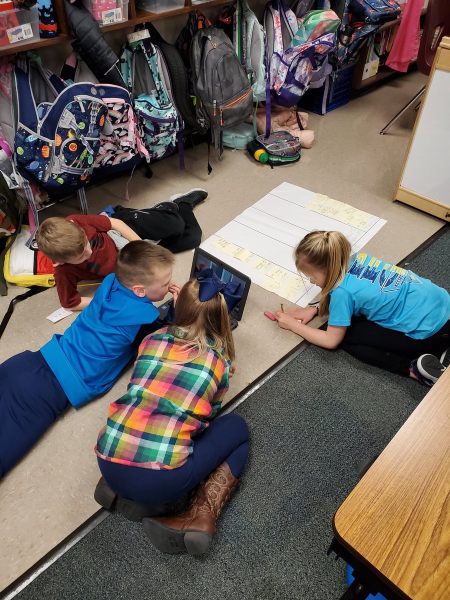 Castillo_LF1st's tweet photo. 1st grade research is underway and we are LOVING every second!!! #leadthewaylf #LightFarmsFirsties https://t.co/H3ASct3hpl