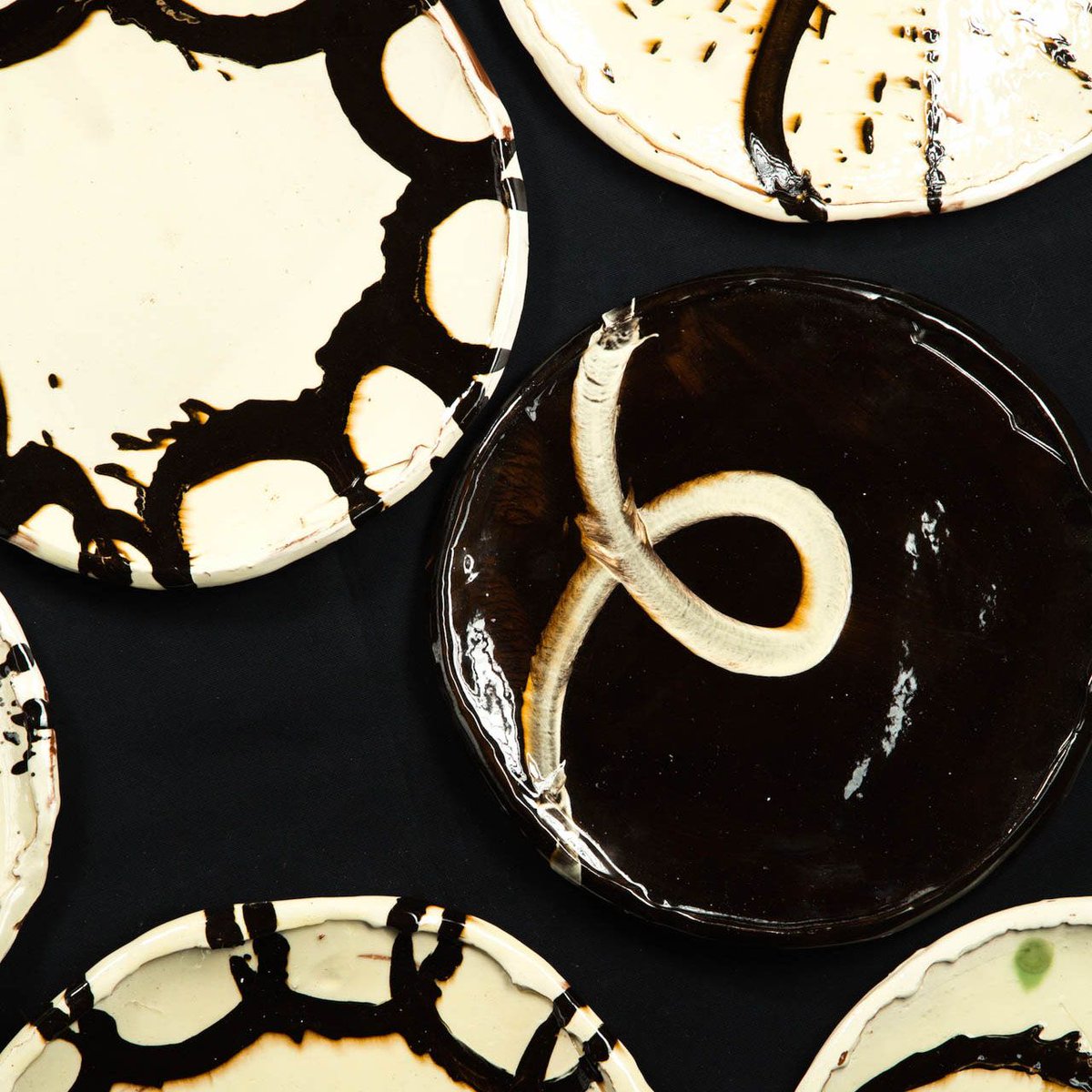 CeramicArtLDN's tweet photo. We are delighted to welcome Dylan Bowen to CAL2020!
Bowen's work has its roots in the slipware tradition but his approach is very innovative and unconventional. He aims to capture some of the dynamism and spontaneity of the making process in the finished work.#dylanbowen #CAL2020 https://t.co/YOSvcHnrhn