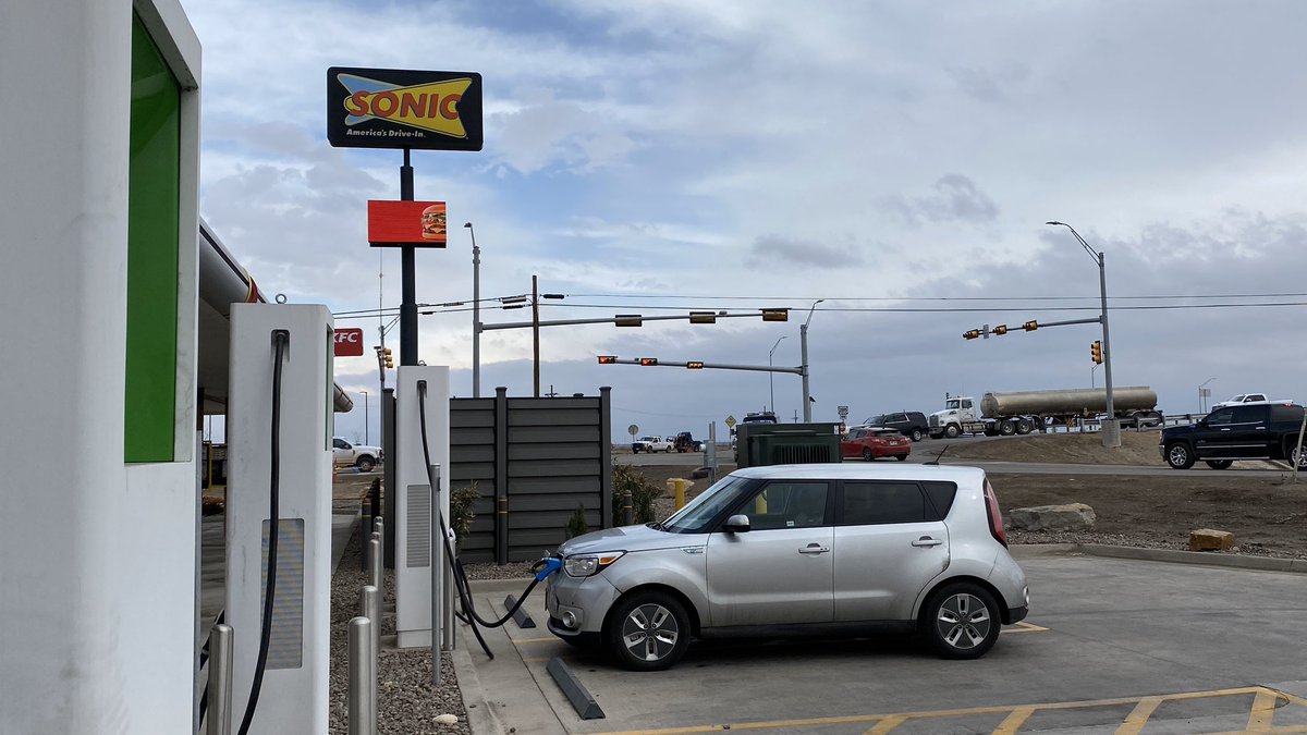 eSoulCowboy's tweet photo. A super-Sonic charge in Pecos, TX.
Next pit-stop is Van Horn, TX.

89 miles, 94% SOC (~24 kWh consumable) https://t.co/8Xt64nCype