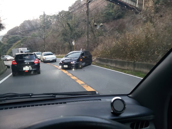 事故 有馬街道 上りの平野 水呑で事故 プリウスがスピンしてる そのため渋滞 現地の画像や動画まとめ まとめダネ 事故 有馬街道 上りの平野 水呑で事故 プリウスがスピンしてる そのため渋滞 現地の画像や動画まとめ まとめダネ