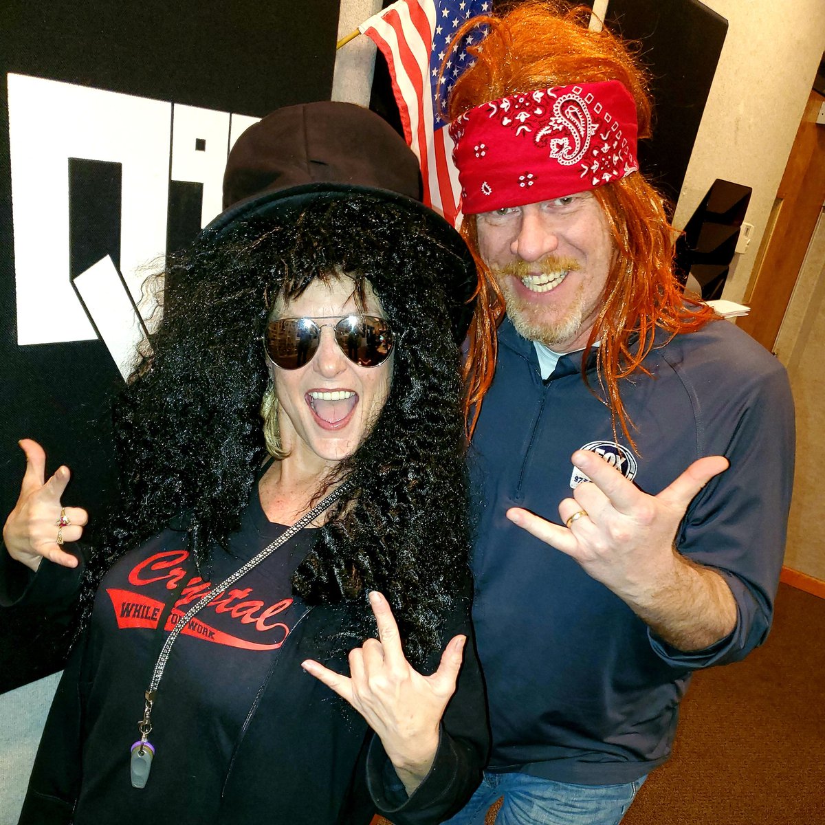 CrystalOnAir's tweet photo. Axel and Slash welcome you Aug 21st to Lucas Oil Stadium!  Q95 welcomes Guns &amp; Roses!  Tix on sale Friday at noon at https://t.co/Ua7RKMq5O6 #gunnerrocks #crystalrocks
#q95rocks https://t.co/USYMRHAMqr